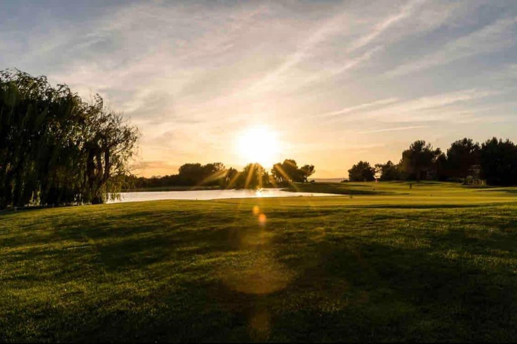 מאלמור Moment De Detente Sur Le Golf De Pont-Royal מראה חיצוני תמונה
