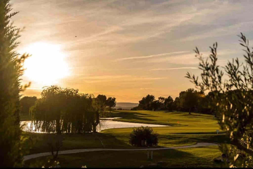 מאלמור Moment De Detente Sur Le Golf De Pont-Royal מראה חיצוני תמונה
